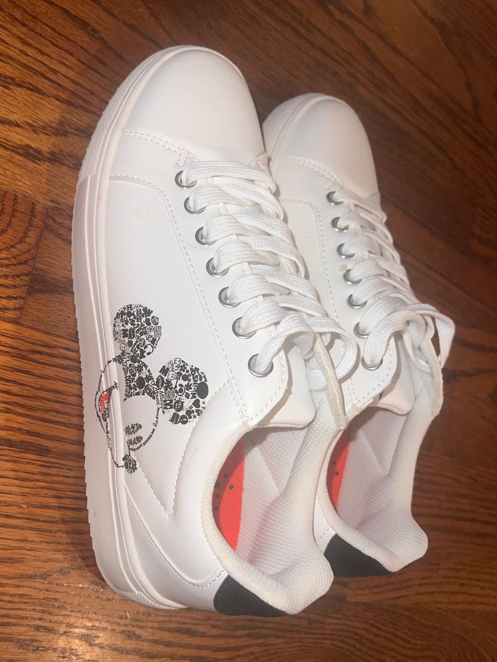 Disney NWT Mickey and Friends Ladies Character Sneakers 2024 Women's Size 9 NWOT
